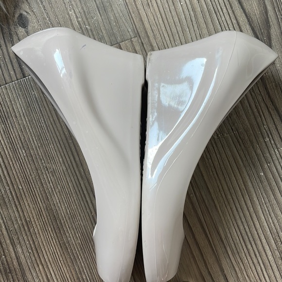 Oka-b Emery Wedge Dove - Picture 4 of 7